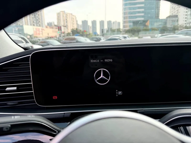 Mercedes-Benz GLS — фото 16