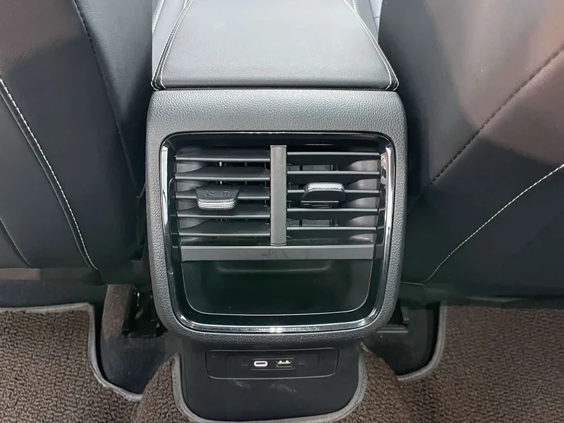 Volkswagen Octavia — фото 12