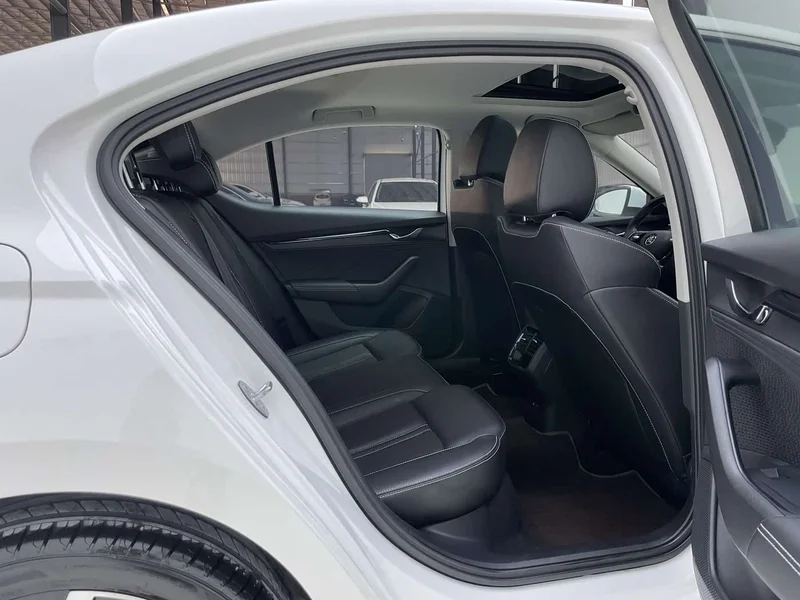 Volkswagen Octavia — фото 17