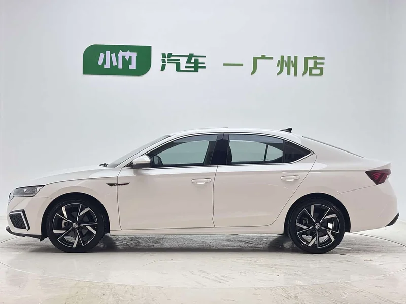 Volkswagen Octavia — фото 7