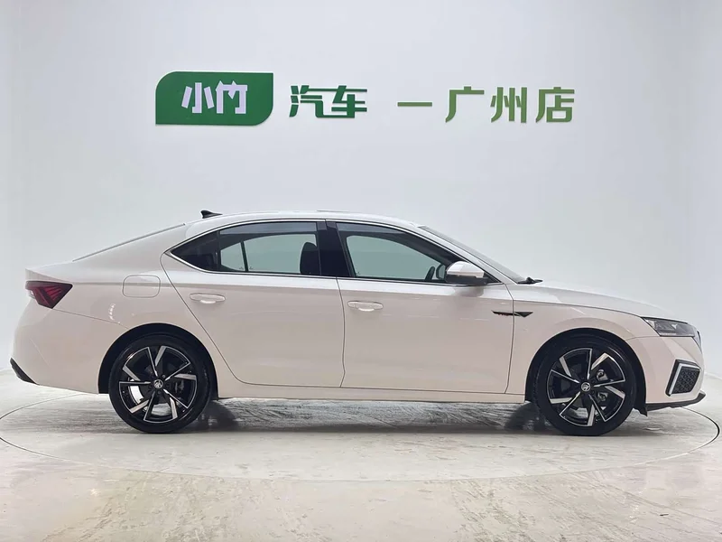 Volkswagen Octavia — фото 8