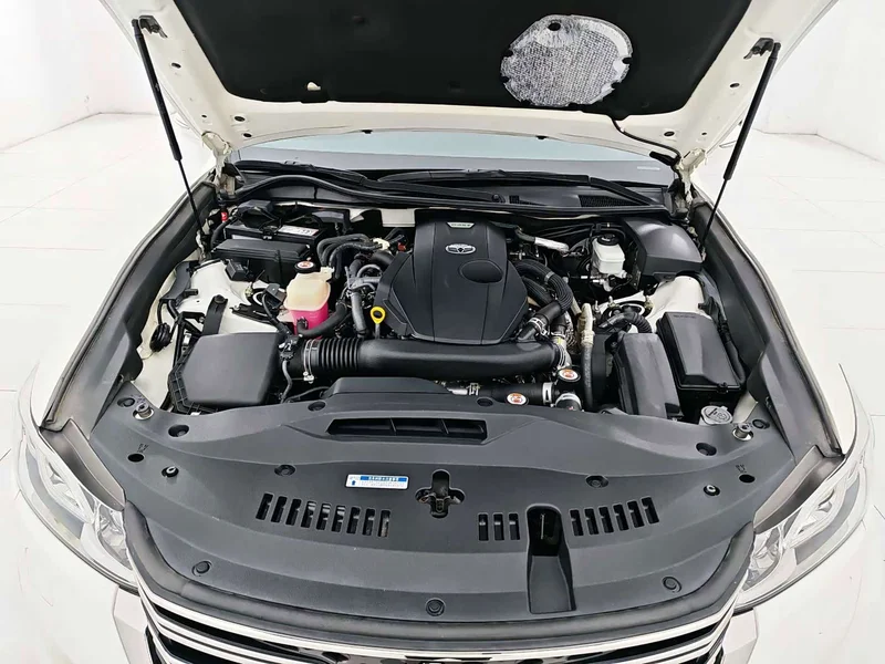 Toyota Crown — фото 18