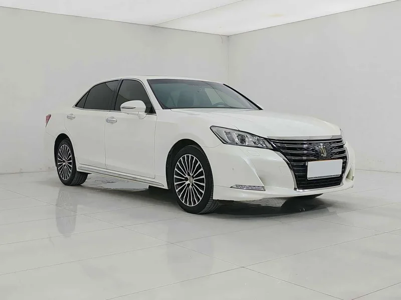 Toyota Crown — фото 2