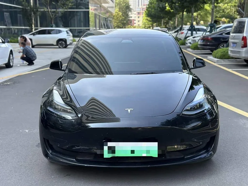 Tesla Model 3 — фото 2