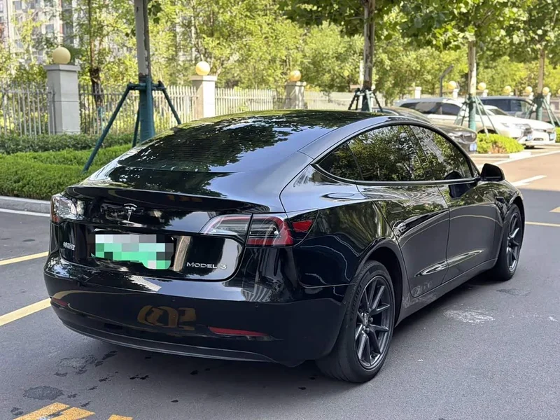 Tesla Model 3 — фото 4