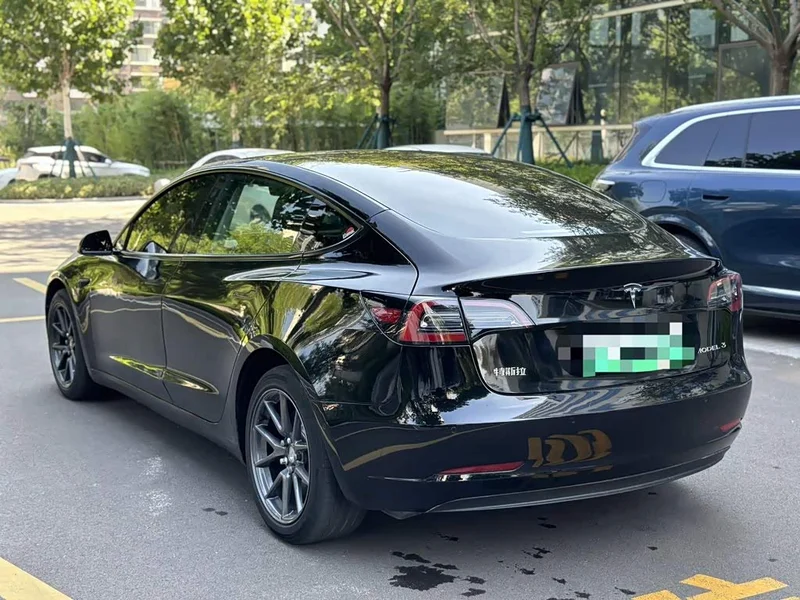Tesla Model 3 — фото 6