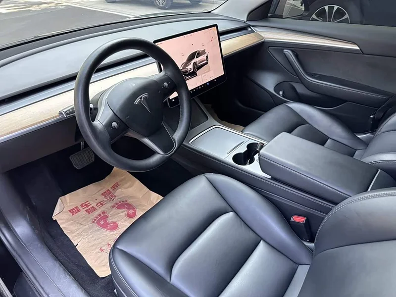 Tesla Model 3 — фото 7