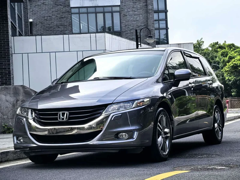 Honda Odyssey — фото 1
