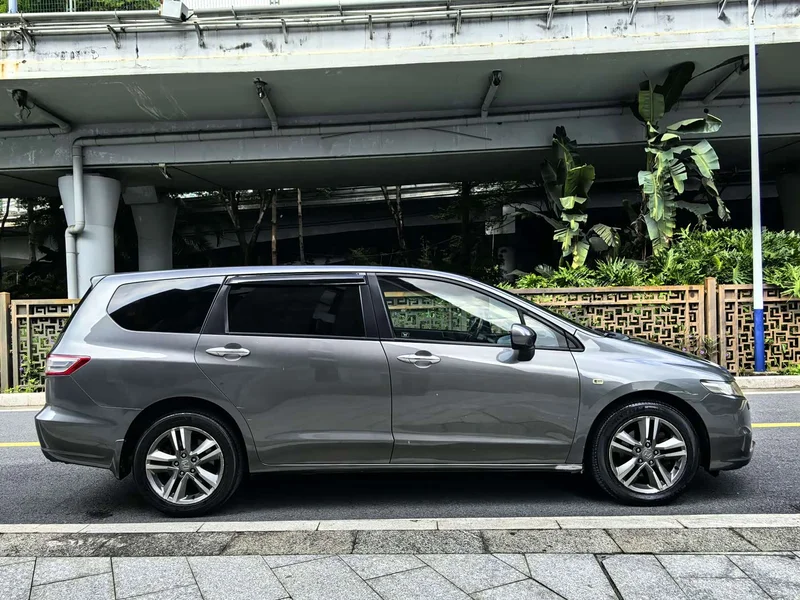 Honda Odyssey — фото 15