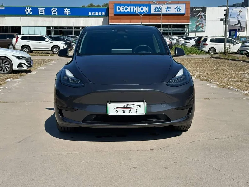 Tesla Model Y — фото 12