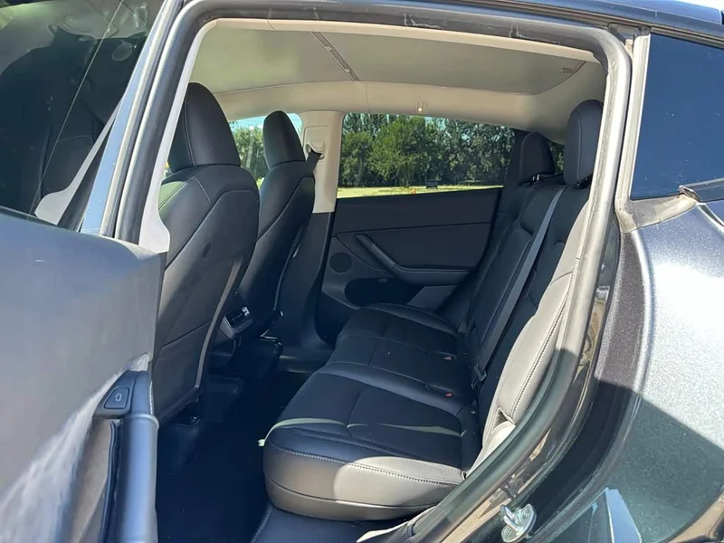 Tesla Model Y — фото 9