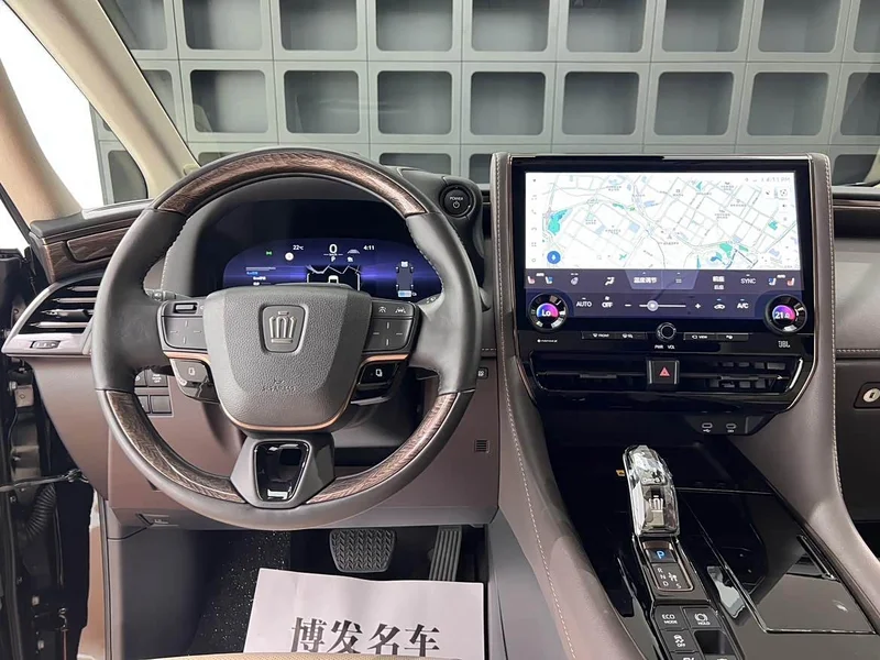 Toyota Vellfire — фото 25