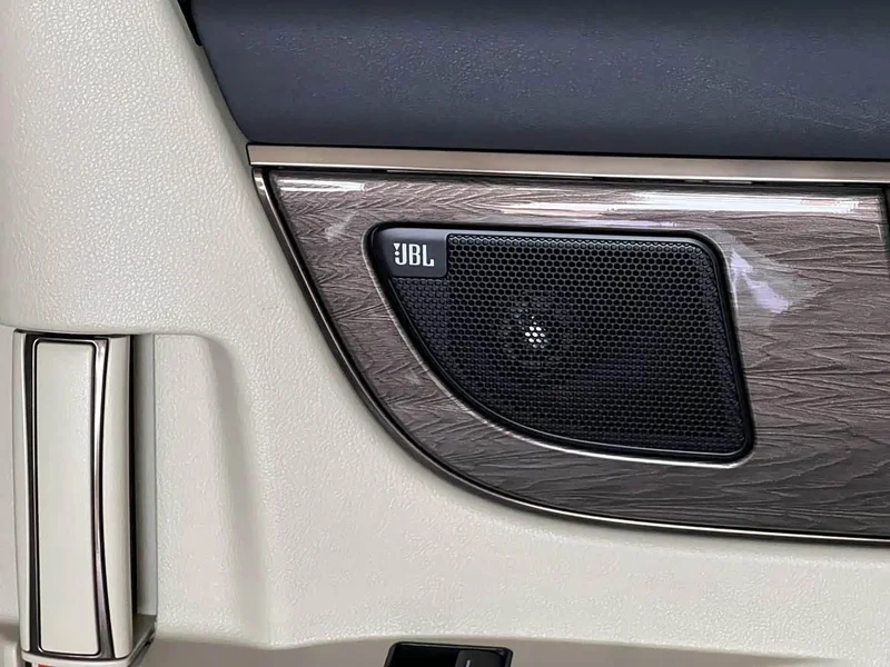 Toyota Vellfire — фото 29