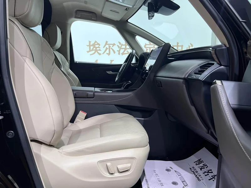 Toyota Vellfire — фото 8