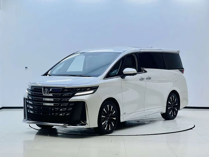 Toyota Vellfire — фото 1