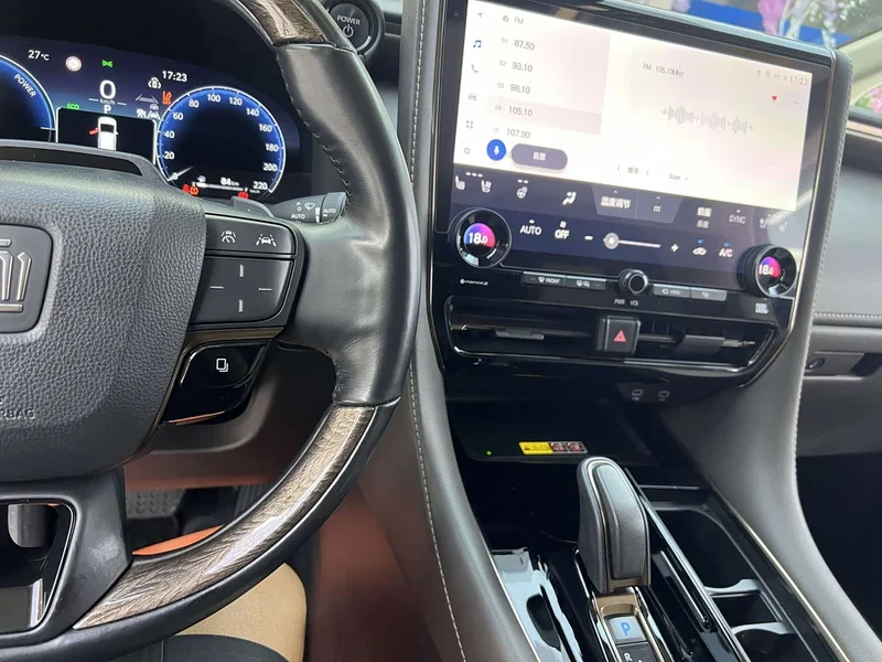 Toyota Vellfire — фото 14