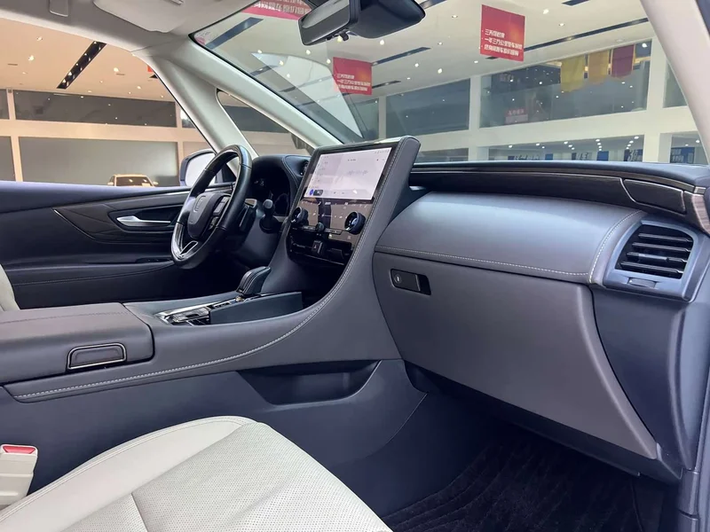 Toyota Vellfire — фото 18
