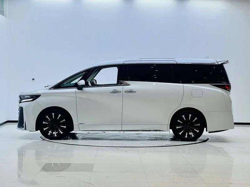 Toyota Vellfire — фото 2