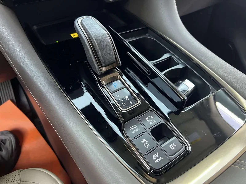 Toyota Vellfire — фото 27