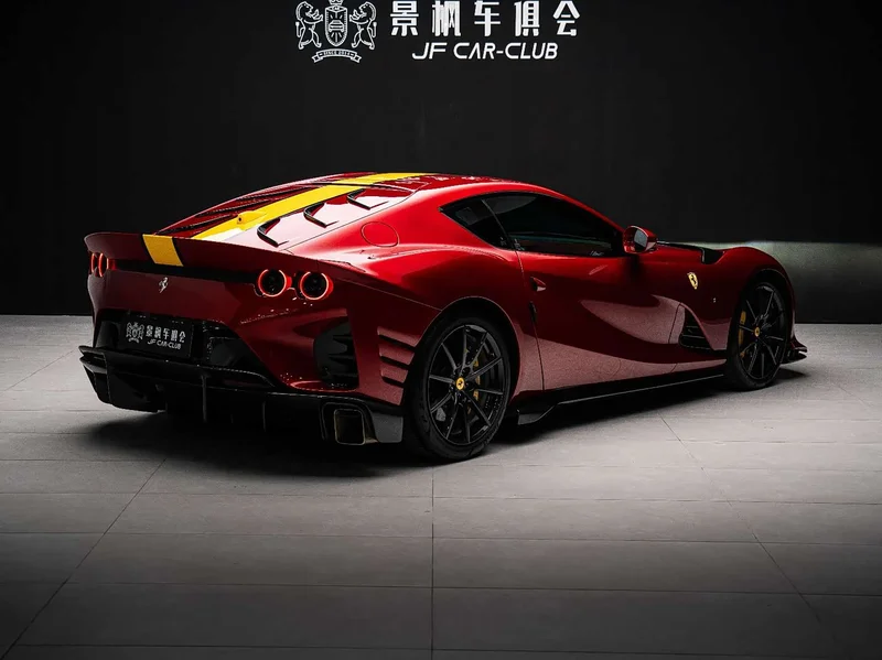 Ferrari 812 — фото 10