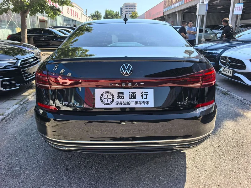 Volkswagen Passat — фото 17