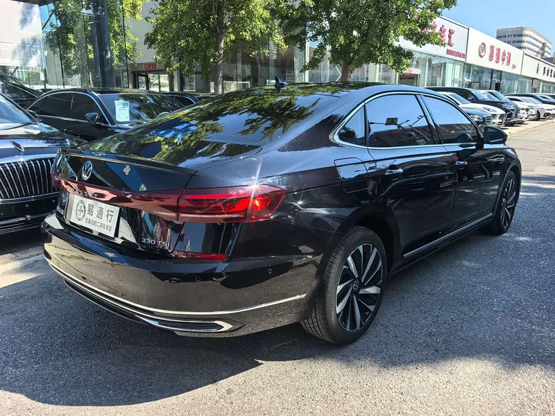 Volkswagen Passat — фото 18