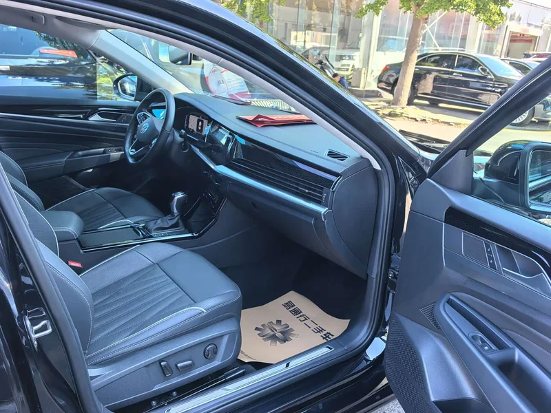 Volkswagen Passat — фото 7