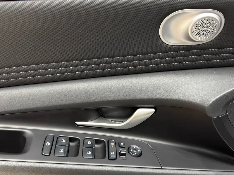 Hyundai Elantra — фото 12