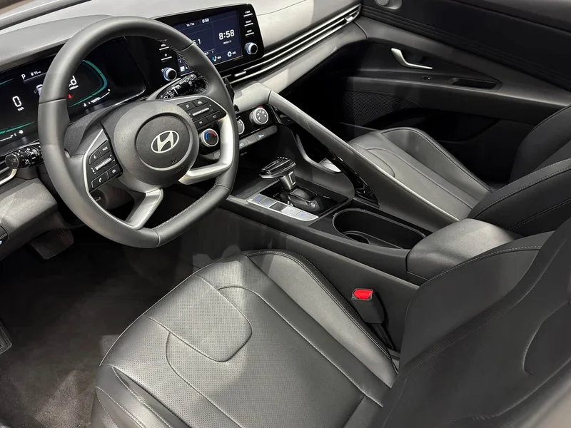Hyundai Elantra — фото 13