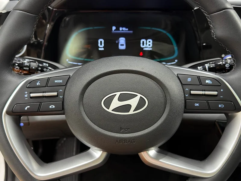 Hyundai Elantra — фото 15