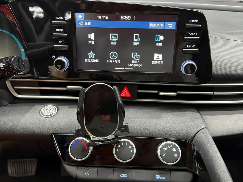 Hyundai Elantra — фото 17