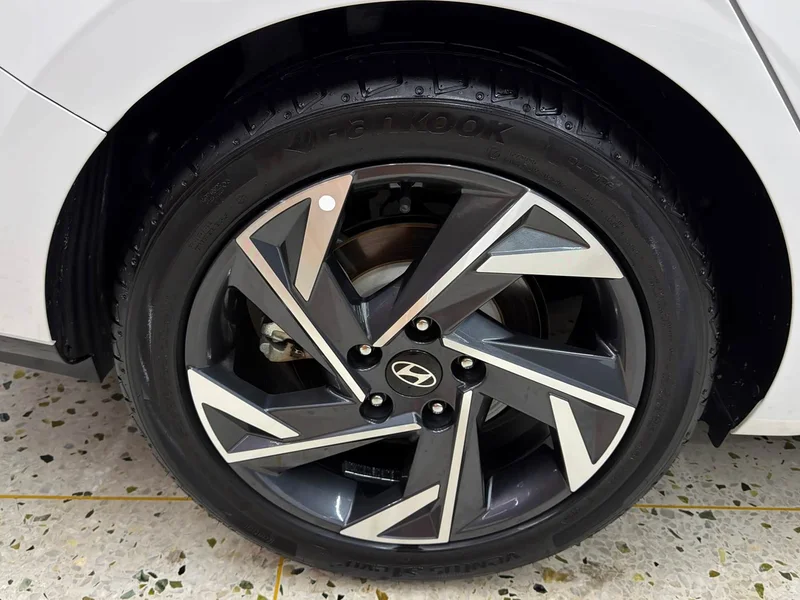 Hyundai Elantra — фото 33