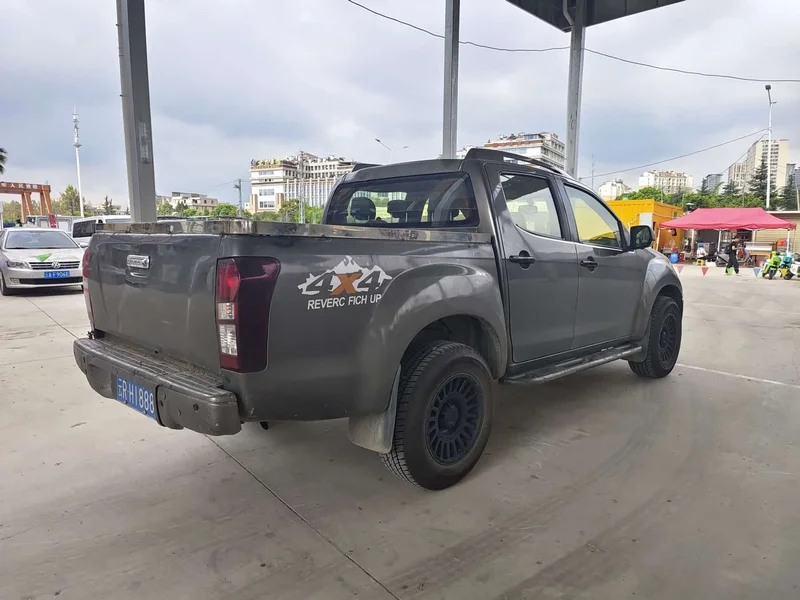 Isuzu D-MAX — фото 4
