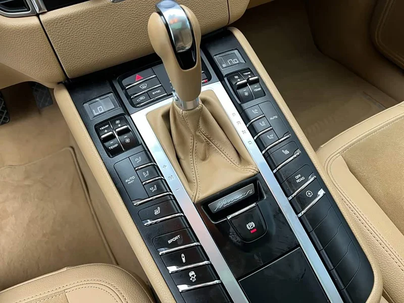 Porsche Macan — фото 18