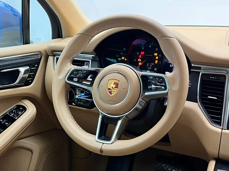 Porsche Macan — фото 21