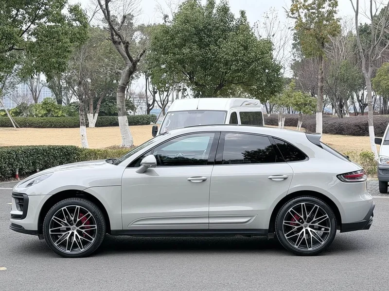 Porsche Macan — фото 21