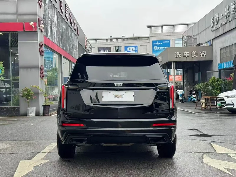 Cadillac XT6 — фото 8