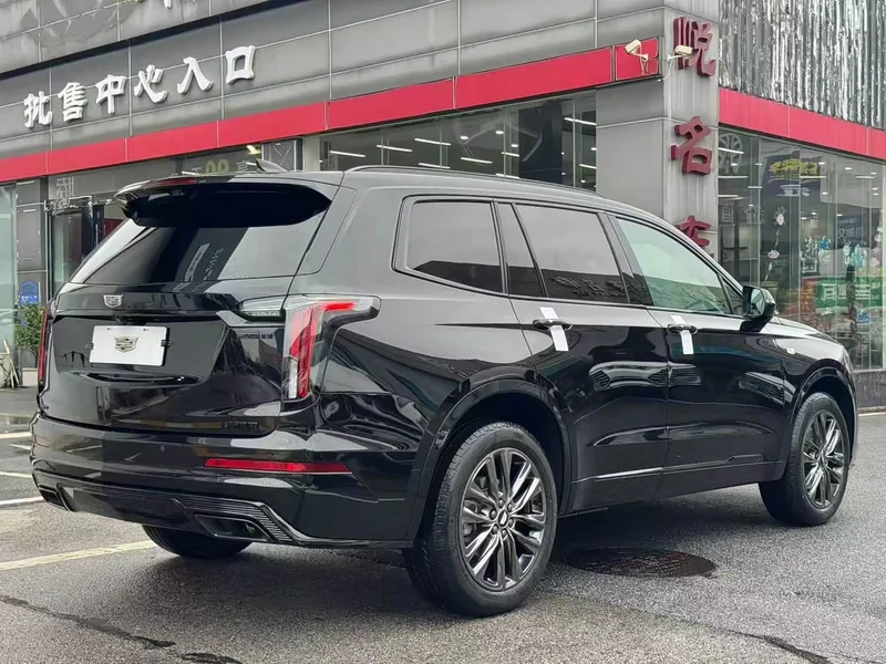 Cadillac XT6 — фото 9