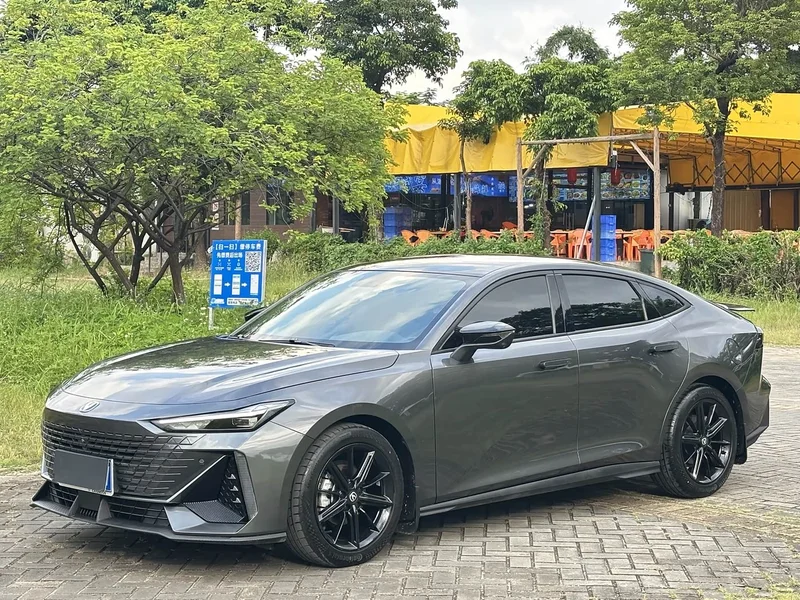 Changan UNI-V — фото 1