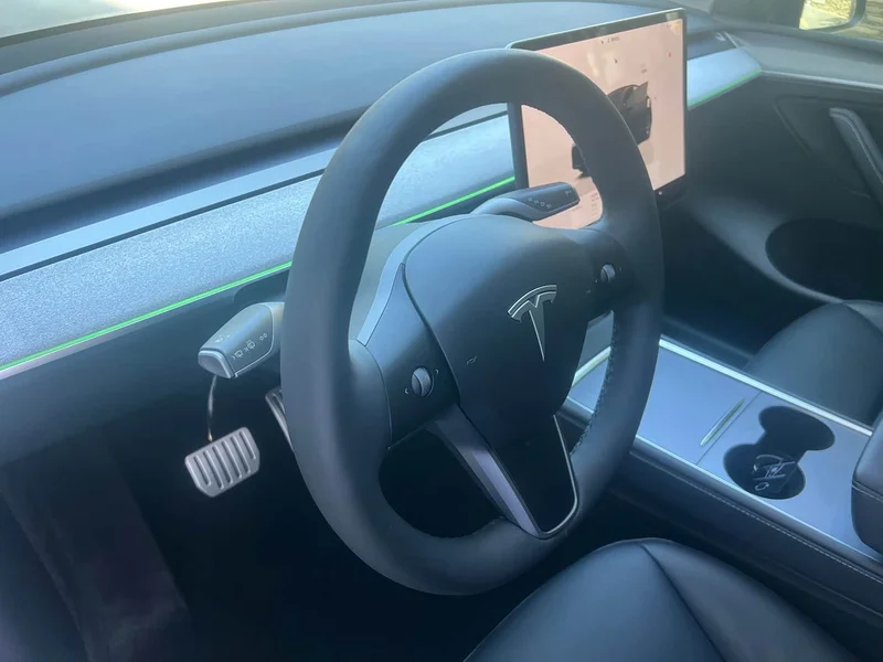 Tesla Model Y — фото 13