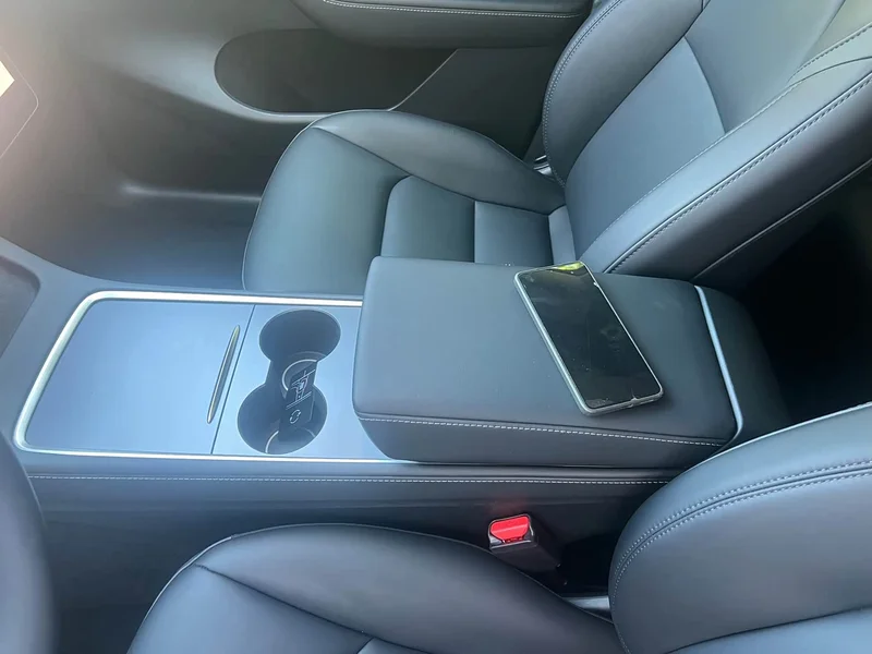 Tesla Model Y — фото 14