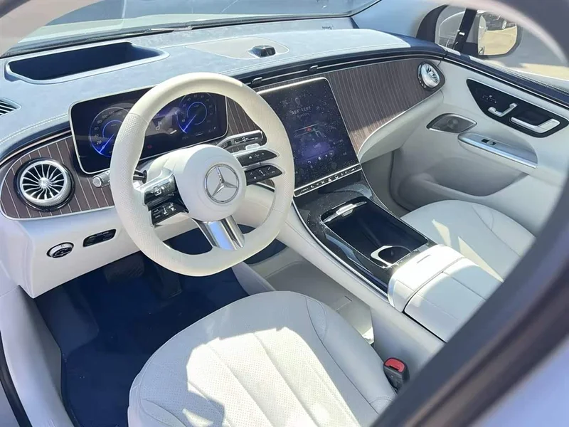Mercedes-Benz EQE SUV — фото 11