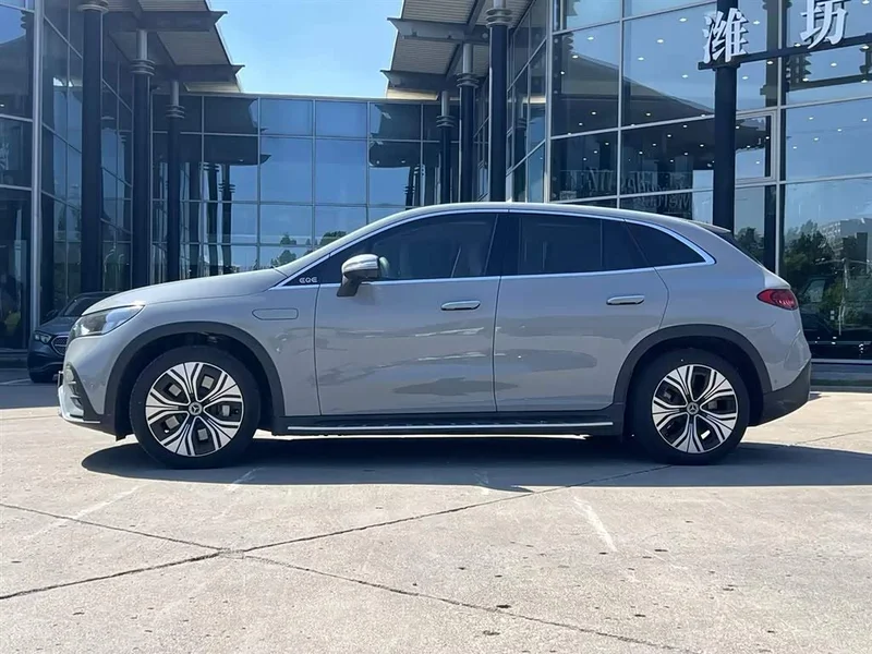 Mercedes-Benz EQE SUV — фото 3