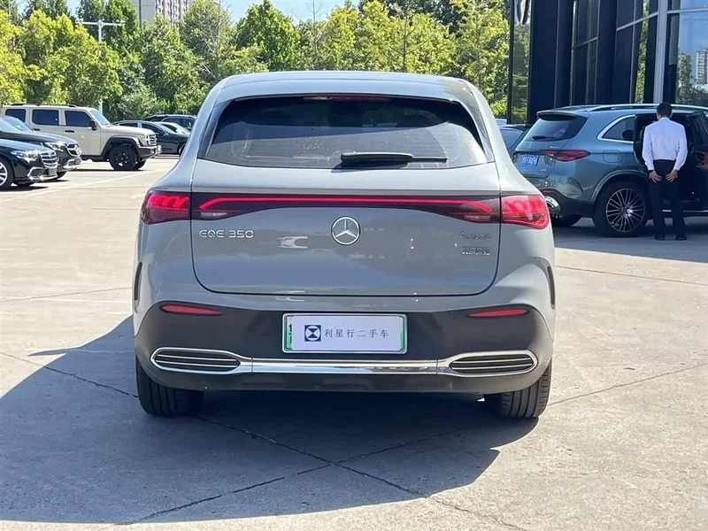 Mercedes-Benz EQE SUV — фото 4