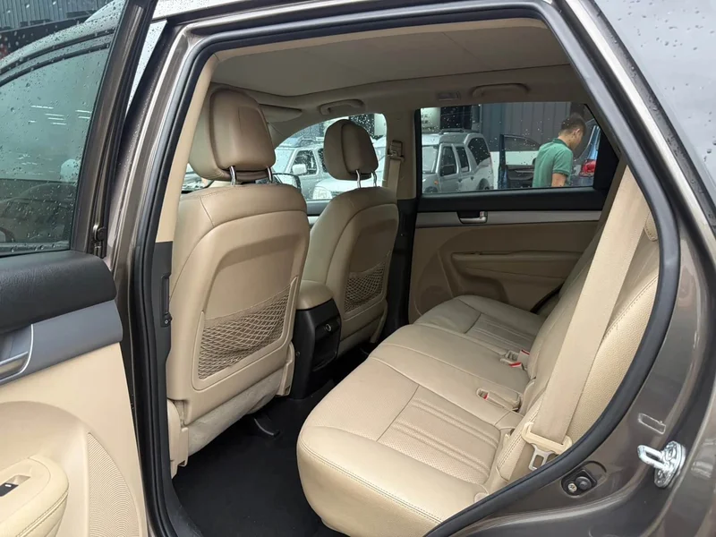 Kia Sorento — фото 5