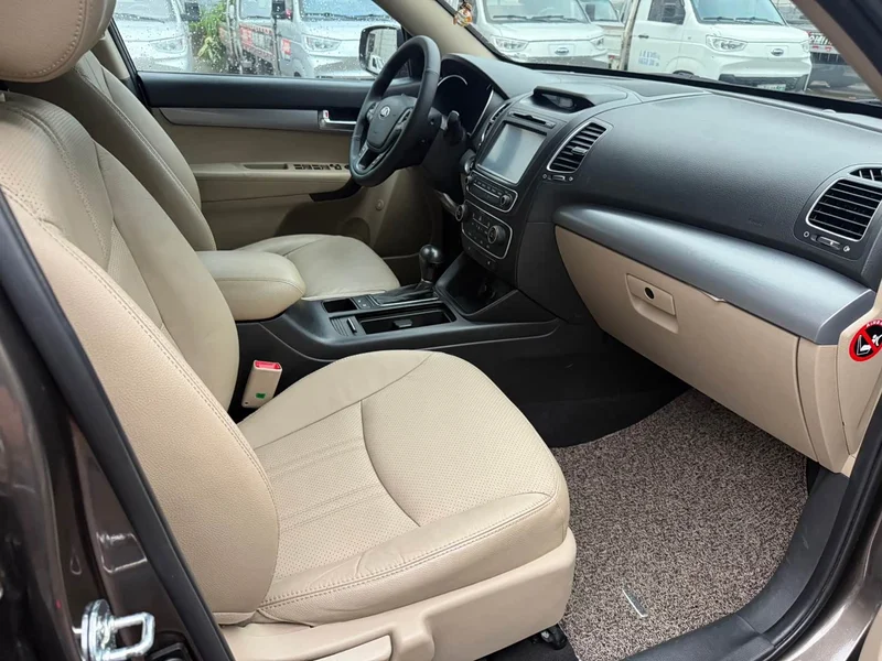 Kia Sorento — фото 10