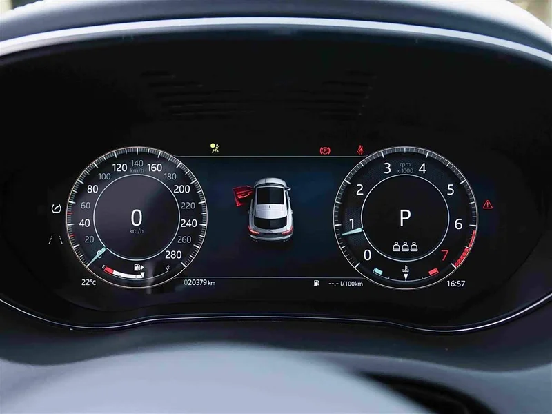 Jaguar E-PACE — фото 16