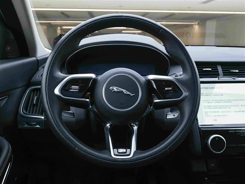 Jaguar E-PACE — фото 20