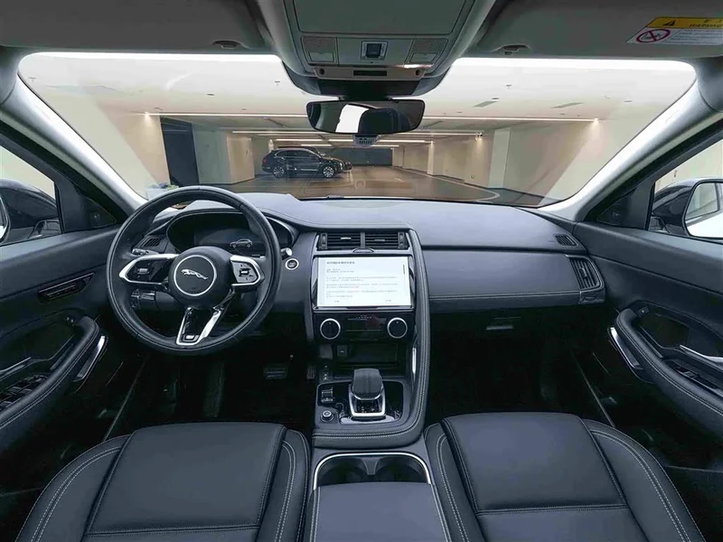 Jaguar E-PACE — фото 22