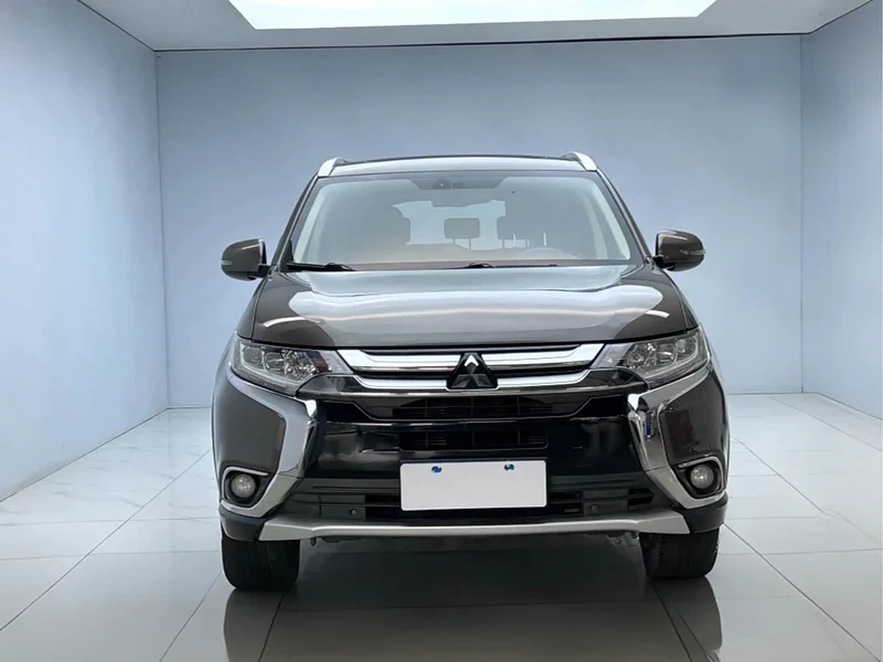 Mitsubishi Outlander — фото 2